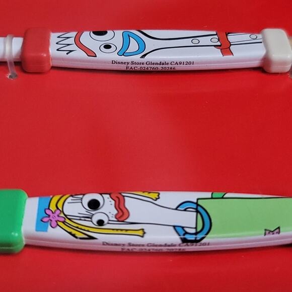 Disney Pixar Toy Story 4 Collectible Key Set - Forky and Karen Beverly - Picture 10 of 14